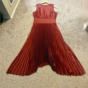 Express Sleeveless Burgundy Dress with Pleats